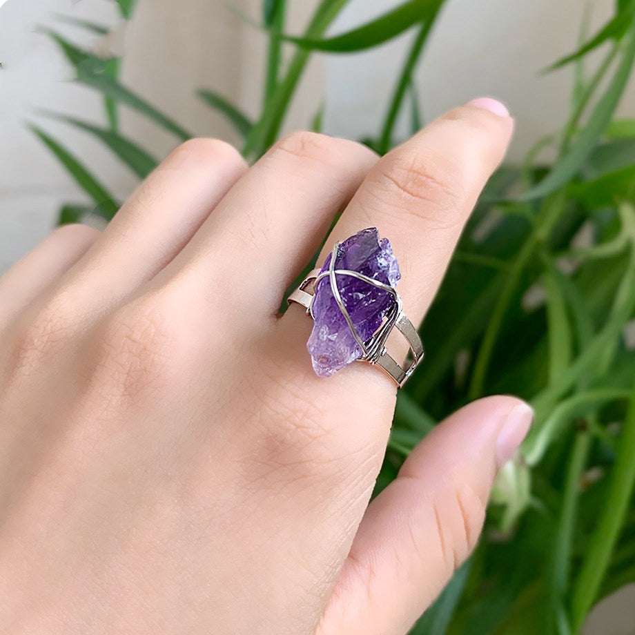 Adjustable crystal chip ring, black stone option